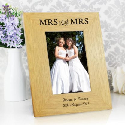 Personalised Oak Finish 6x4 Mrs & Mrs Photo Frame